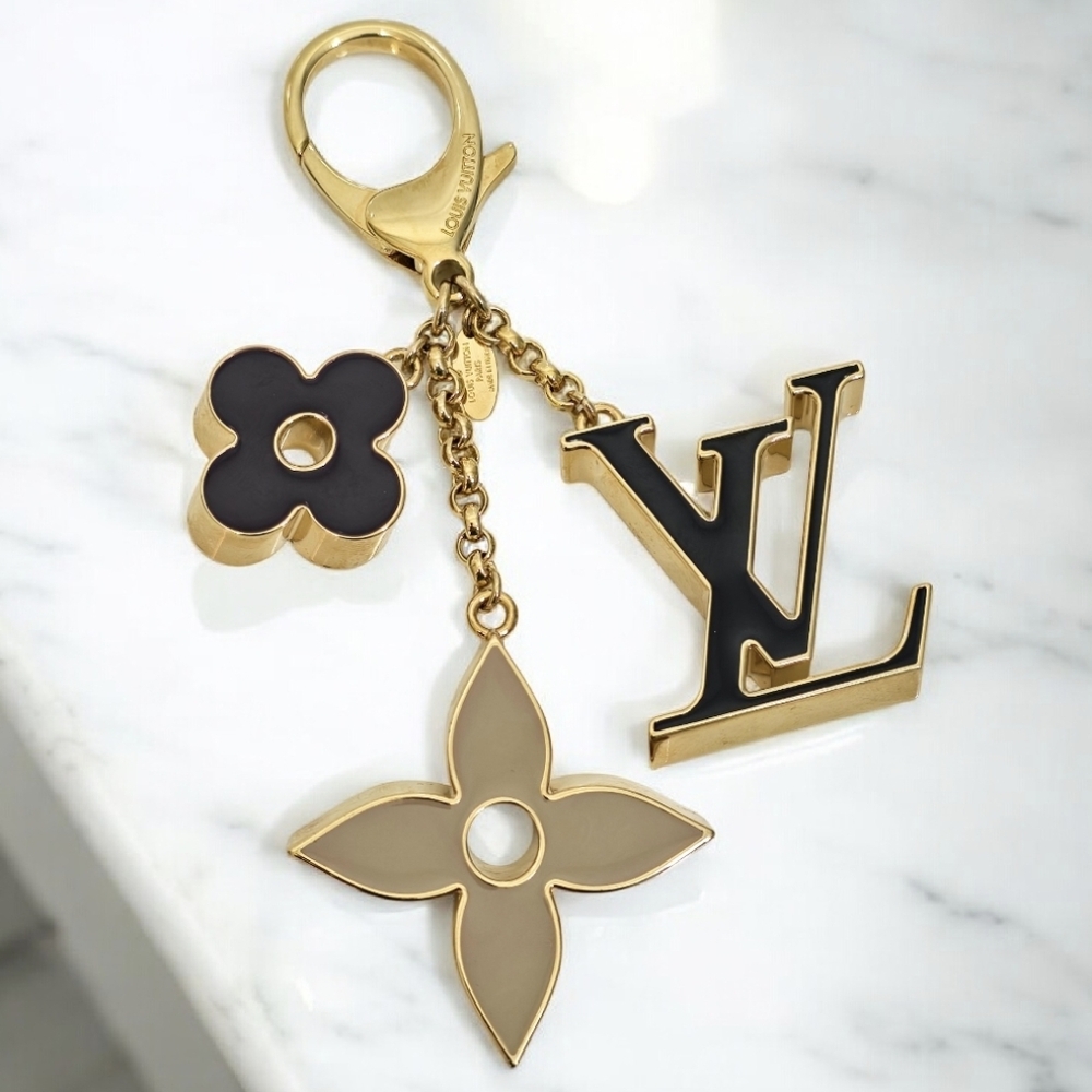 ✨️Authentic Louis Vuitton Monogram Charm M67119 - Picture 6 of 11
